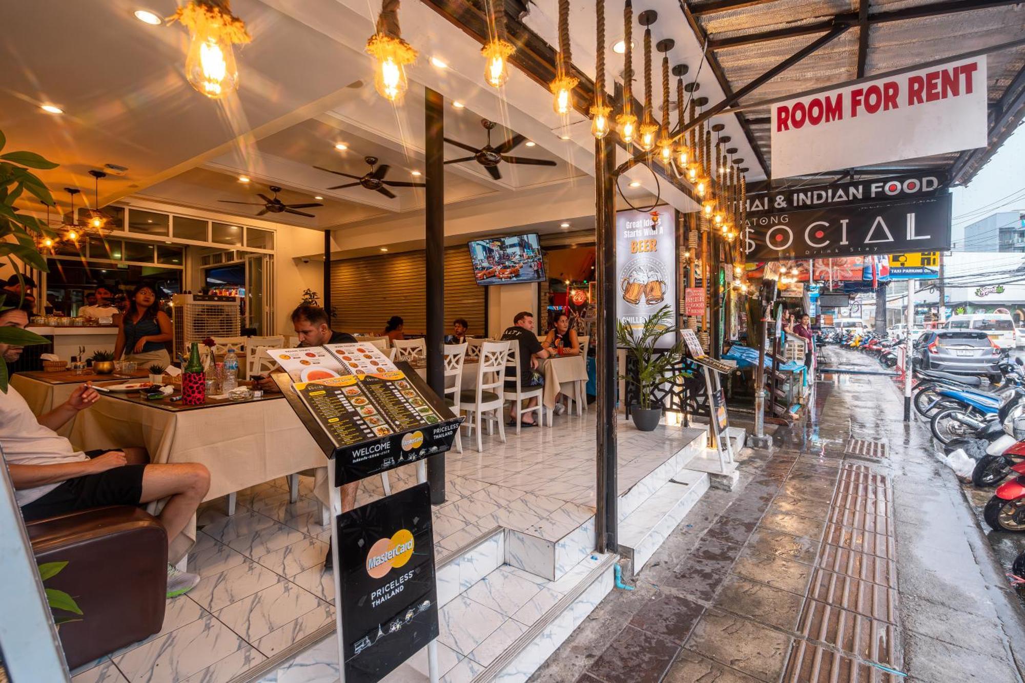 Patong Social Hotel & Restaurant Exterior photo